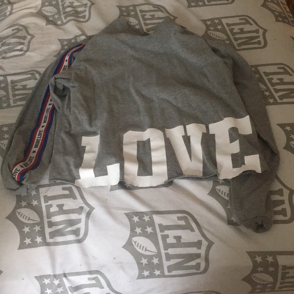 Cropped long sleeve shirt